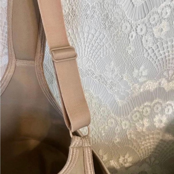 NWT Breezies Tan Underwire Comfort Strap T-Shirt Bra / 44C - Picture 7 of 9